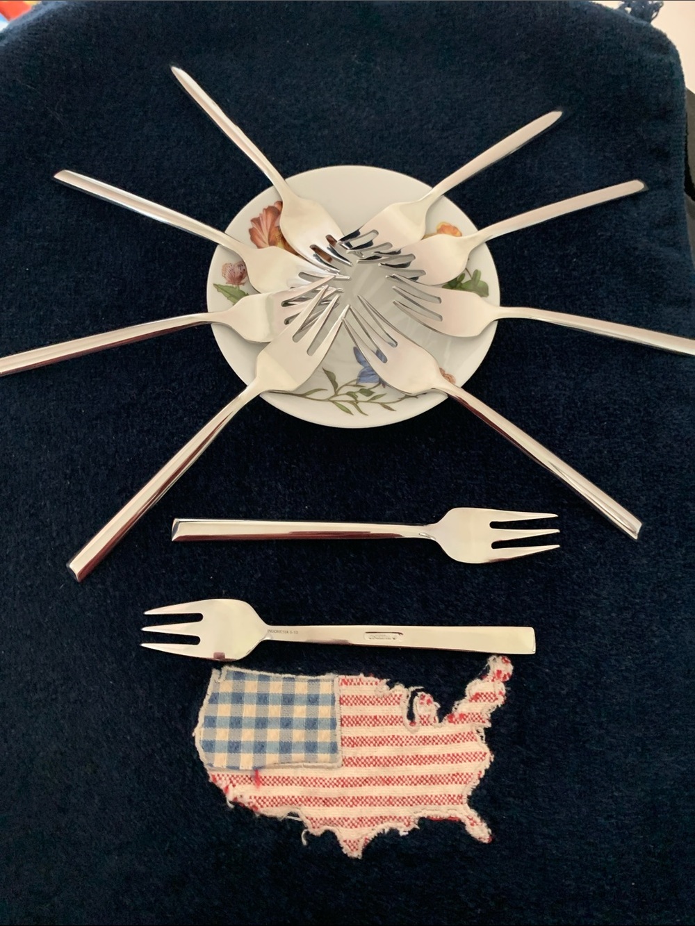 Oneida Brio Pattern Stainless Steel Appetizer Forks - Set of 10 NWOT